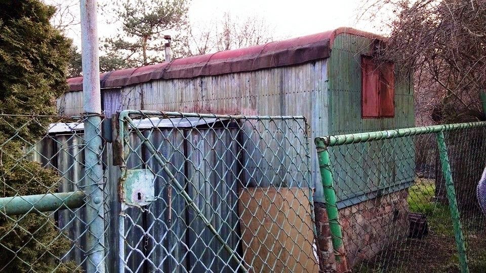Tohle snad byl původně železniční vagón. Dům, který už spatřil kus světa. Tohle snad byl původně železniční vagón. Dům, který už spatřil kus světa.