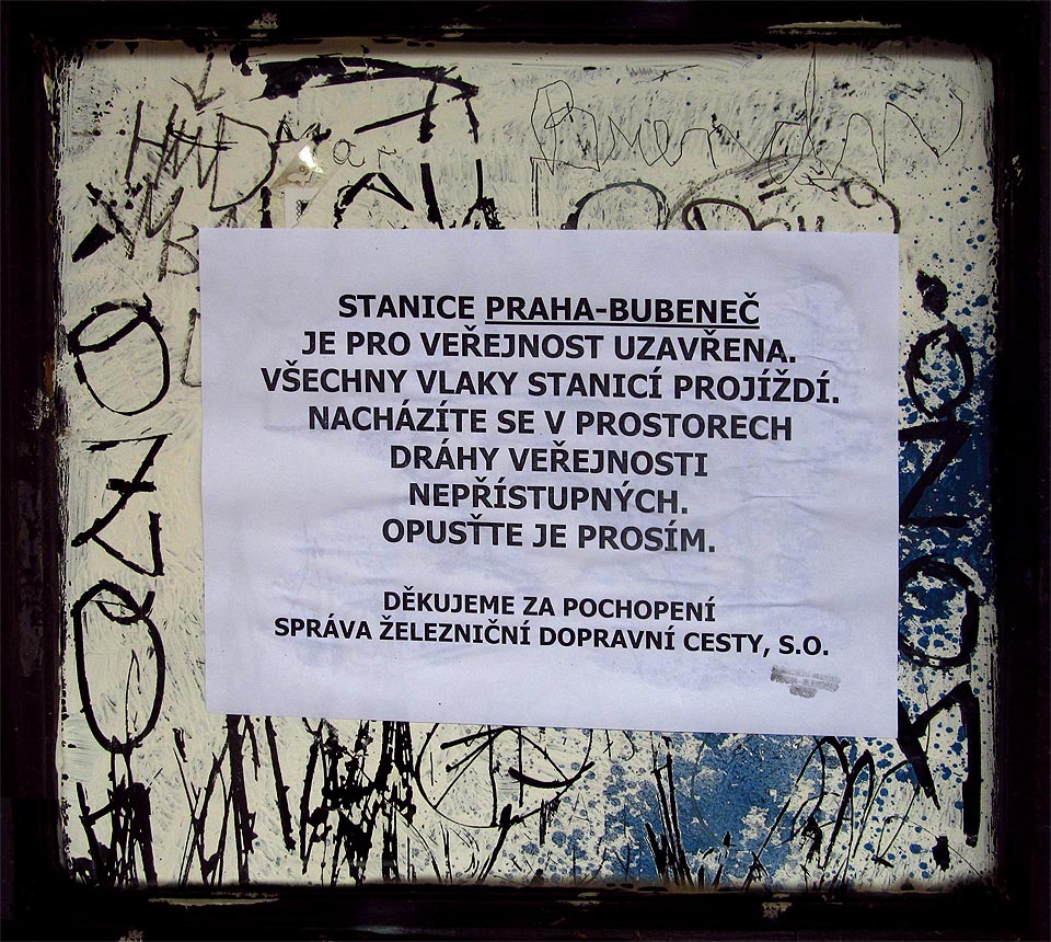 Od 29. srpna 2014 ve stanici Praha-Bubeneč nezastavují žádné vlaky. Stanice samotá zatím ale zrušena nebyla. Od 29. srpna 2014 ve stanici Praha-Bubeneč nezastavují žádné vlaky. Stanice samotá zatím ale zrušena nebyla.